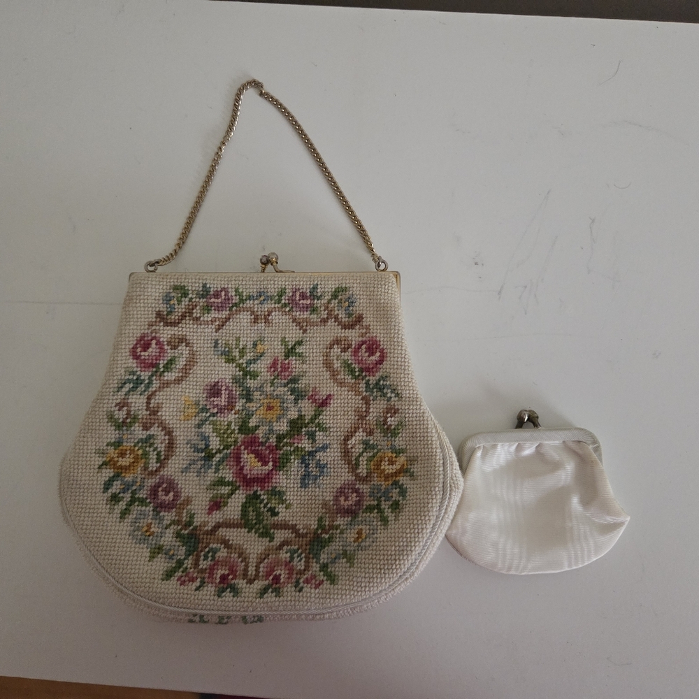 Vintage Floral Embroidered Cream Handbag